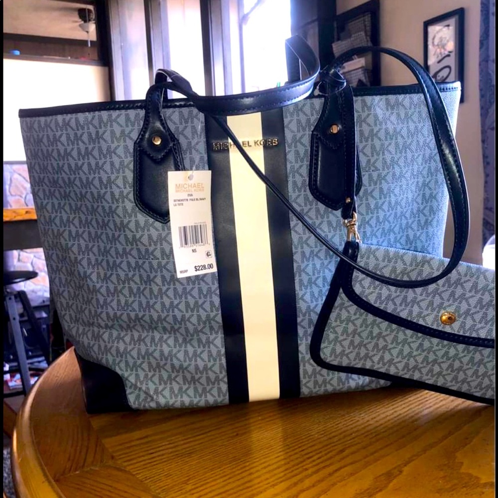 NWT Micheal Kors purse